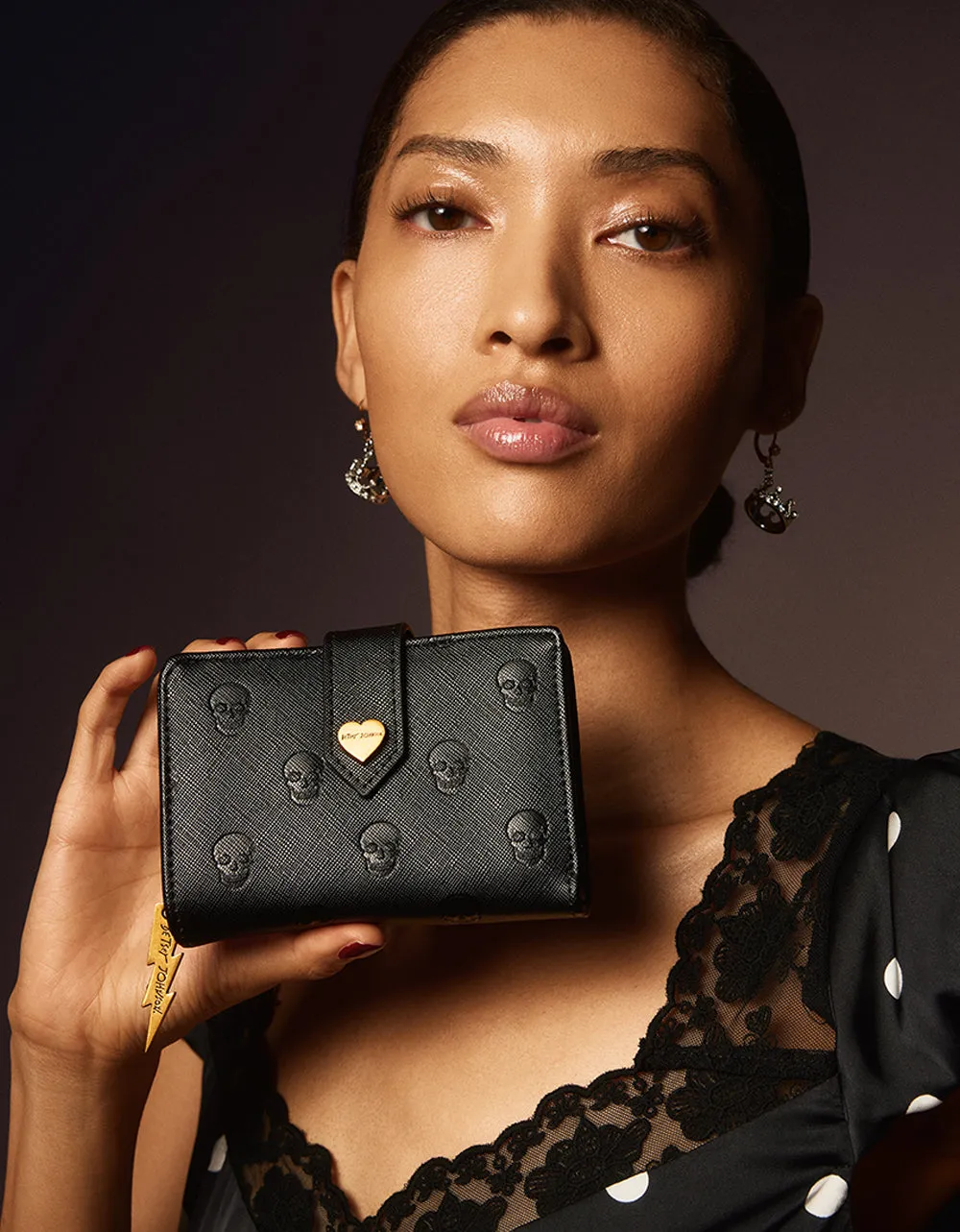SKULLICIOUS BIFOLD WALLET BLACK Betsey Johnson