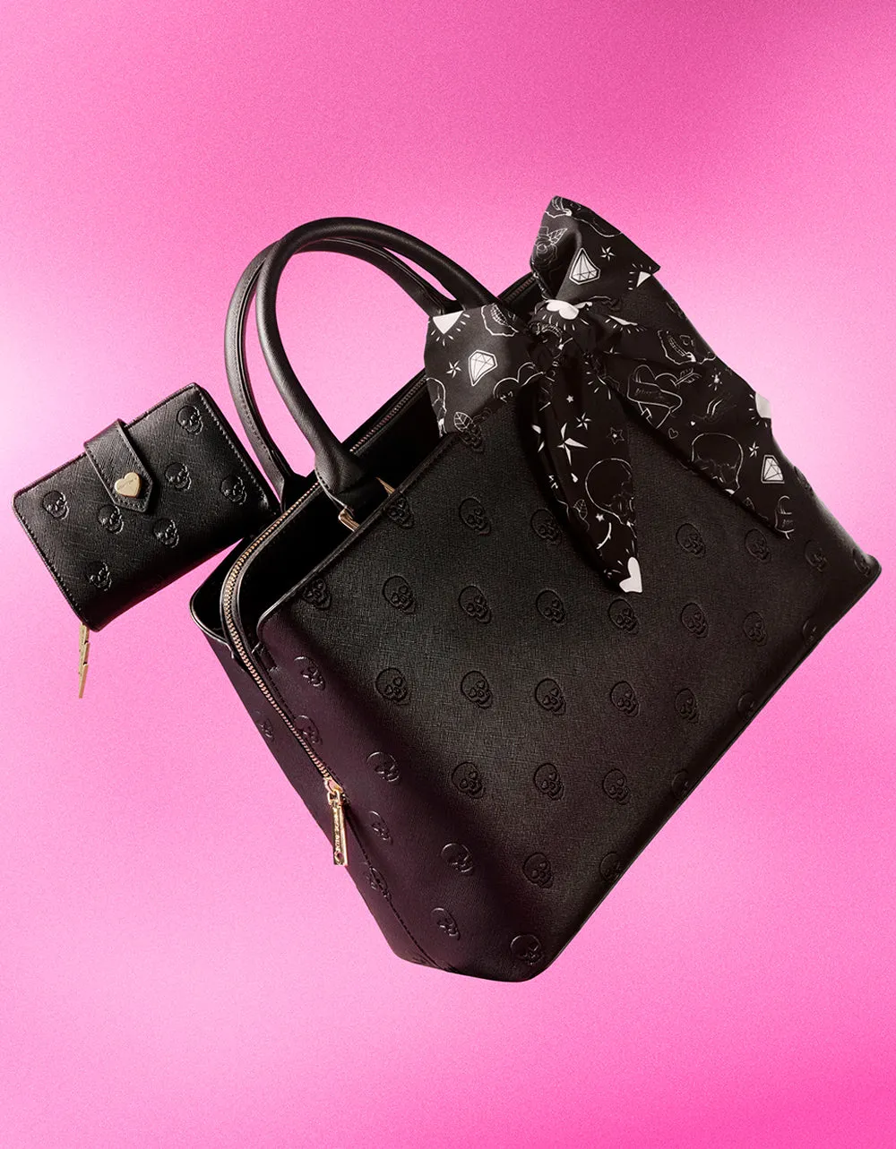 SKULLICIOUS BIFOLD WALLET BLACK Betsey Johnson